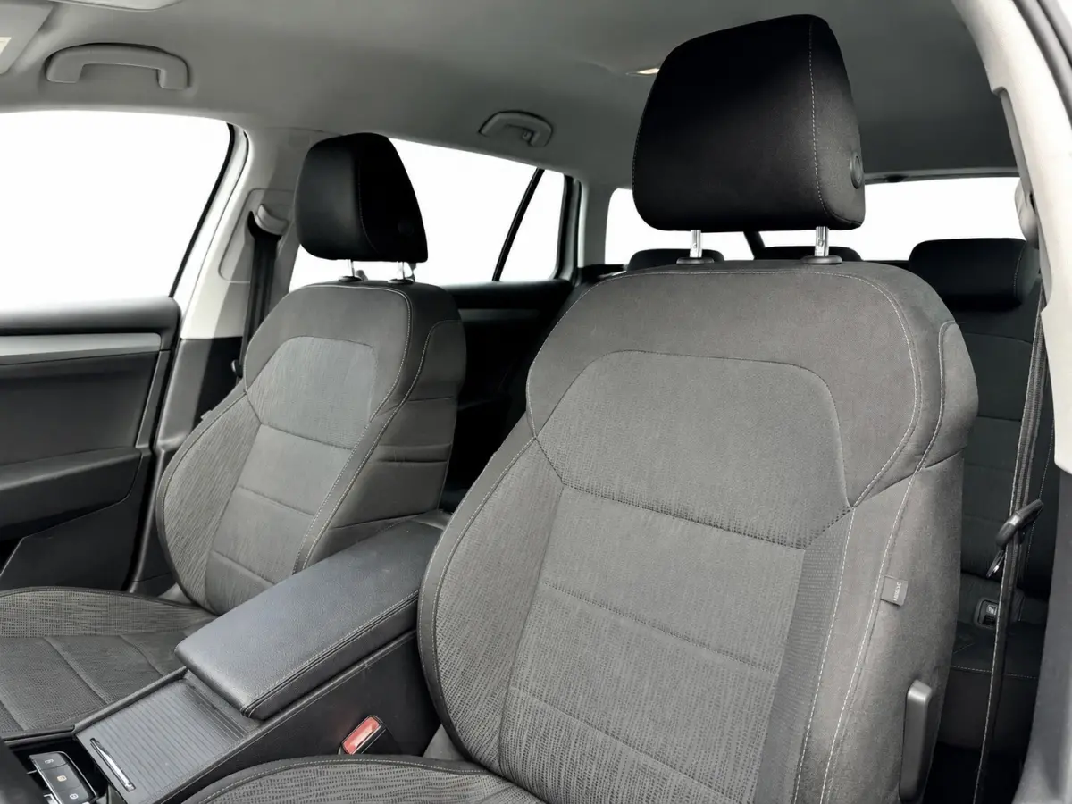 1.6 TDI Ambition | Trekhaak | LED | Apple Carplay | DAB+ | Cruise | Dealer onderhouden