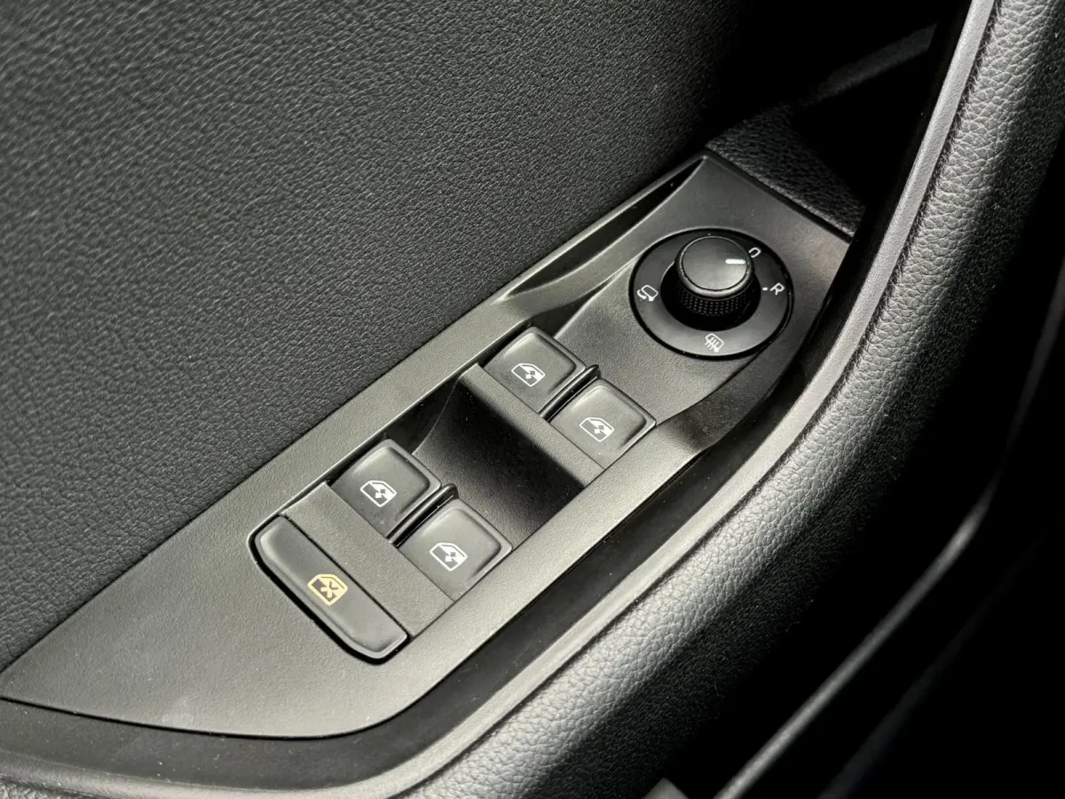1.6 TDI Ambition | Trekhaak | LED | Apple Carplay | DAB+ | Cruise | Dealer onderhouden