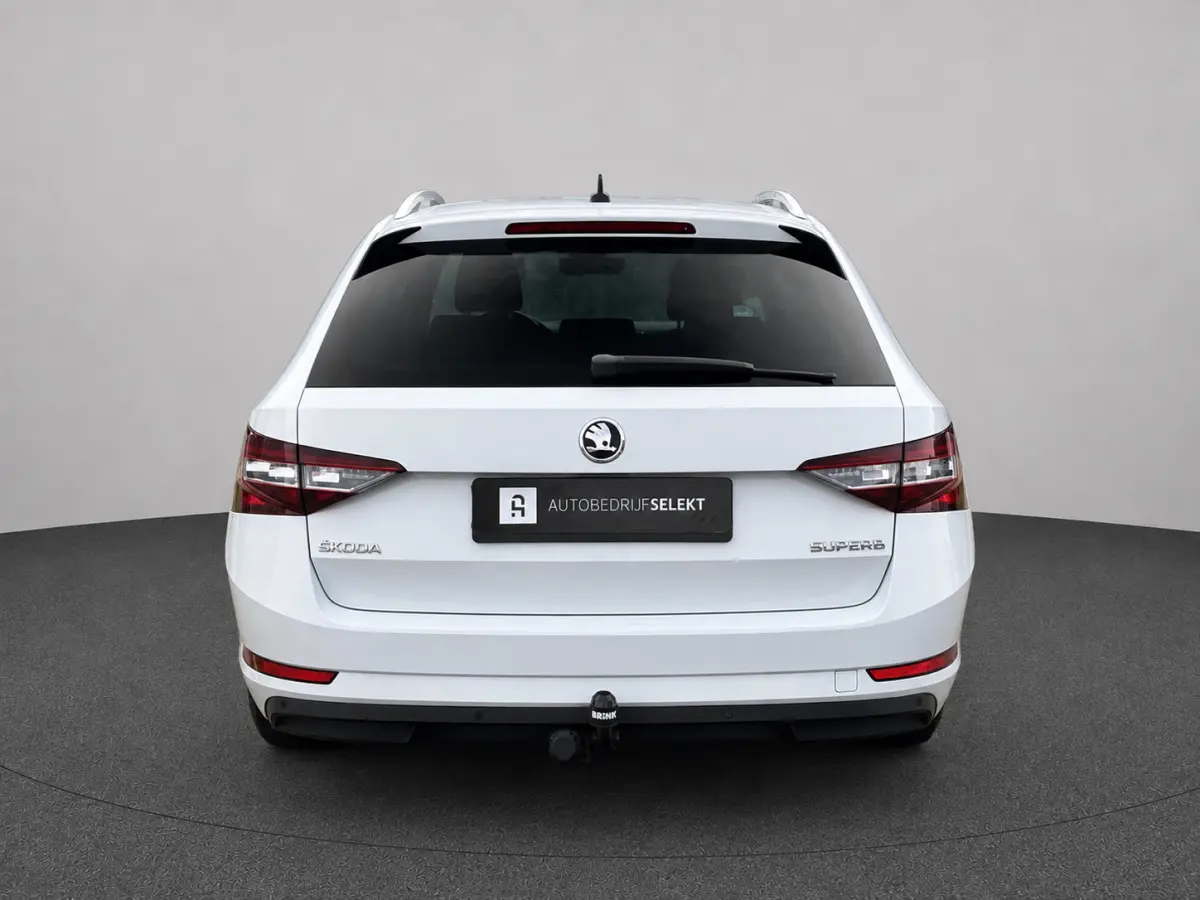 1.6 TDI Ambition | Trekhaak | LED | Apple Carplay | DAB+ | Cruise | Dealer onderhouden