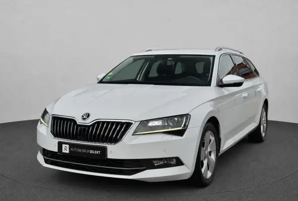 1.6 TDI Ambition | Trekhaak | LED | Apple Carplay | DAB+ | Cruise | Dealer onderhouden