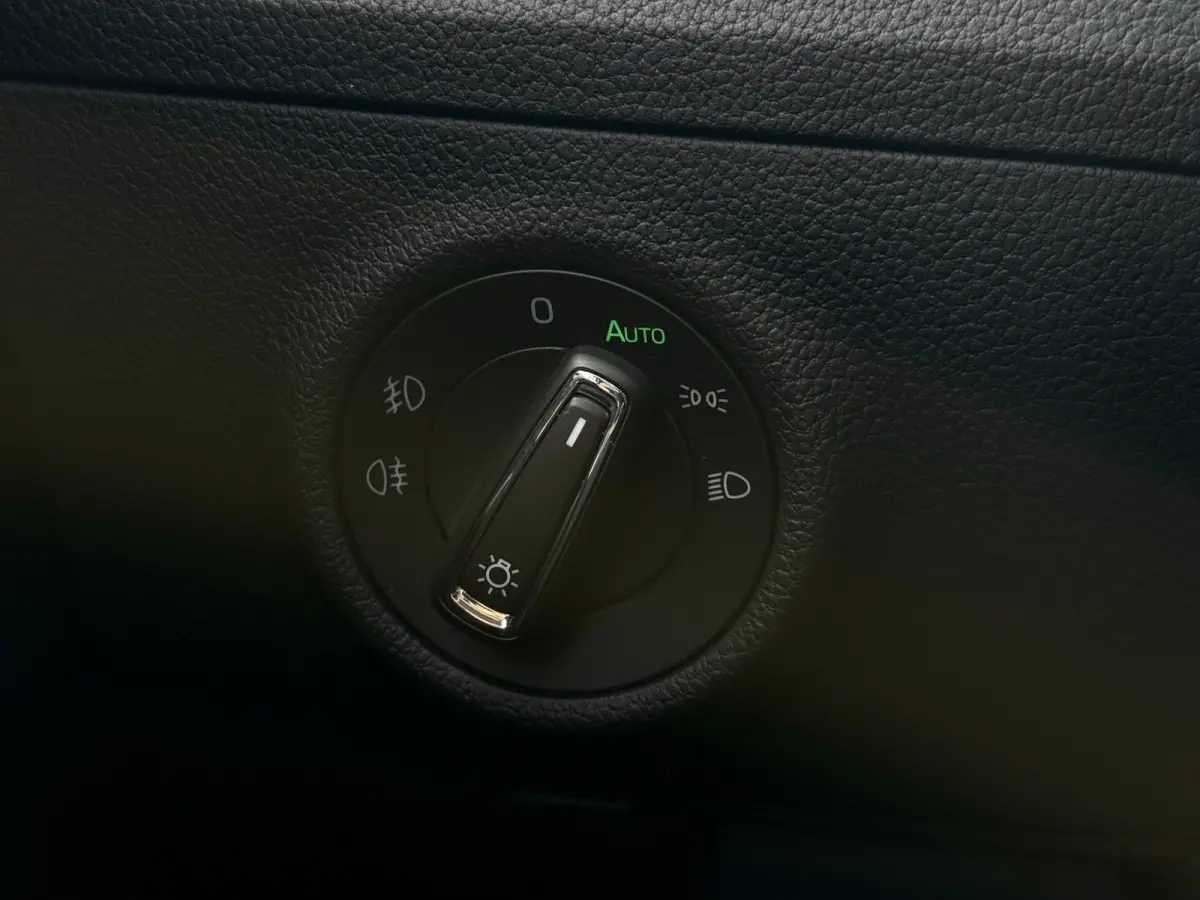 1.6 TDI Ambition | Trekhaak | LED | Apple Carplay | DAB+ | Cruise | Dealer onderhouden