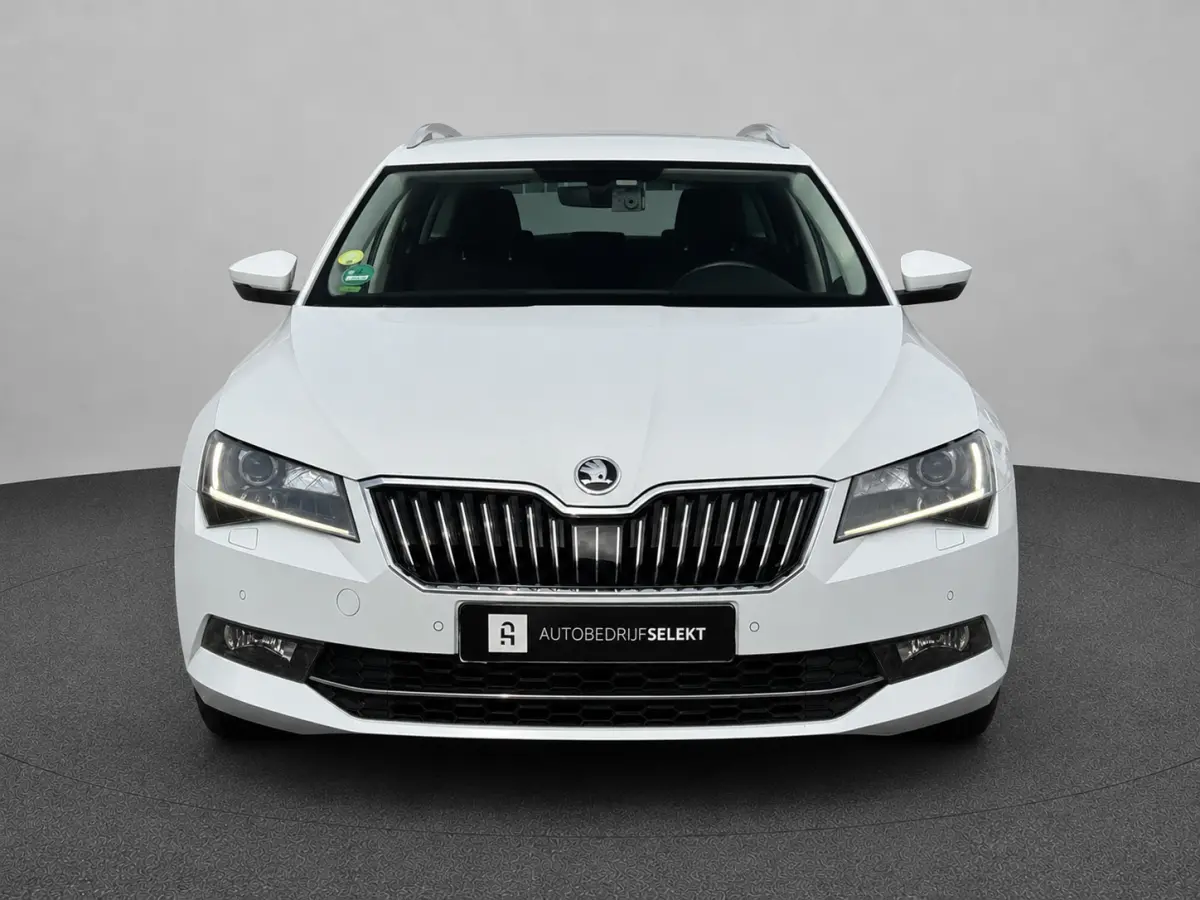 1.6 TDI Ambition | Trekhaak | LED | Apple Carplay | DAB+ | Cruise | Dealer onderhouden