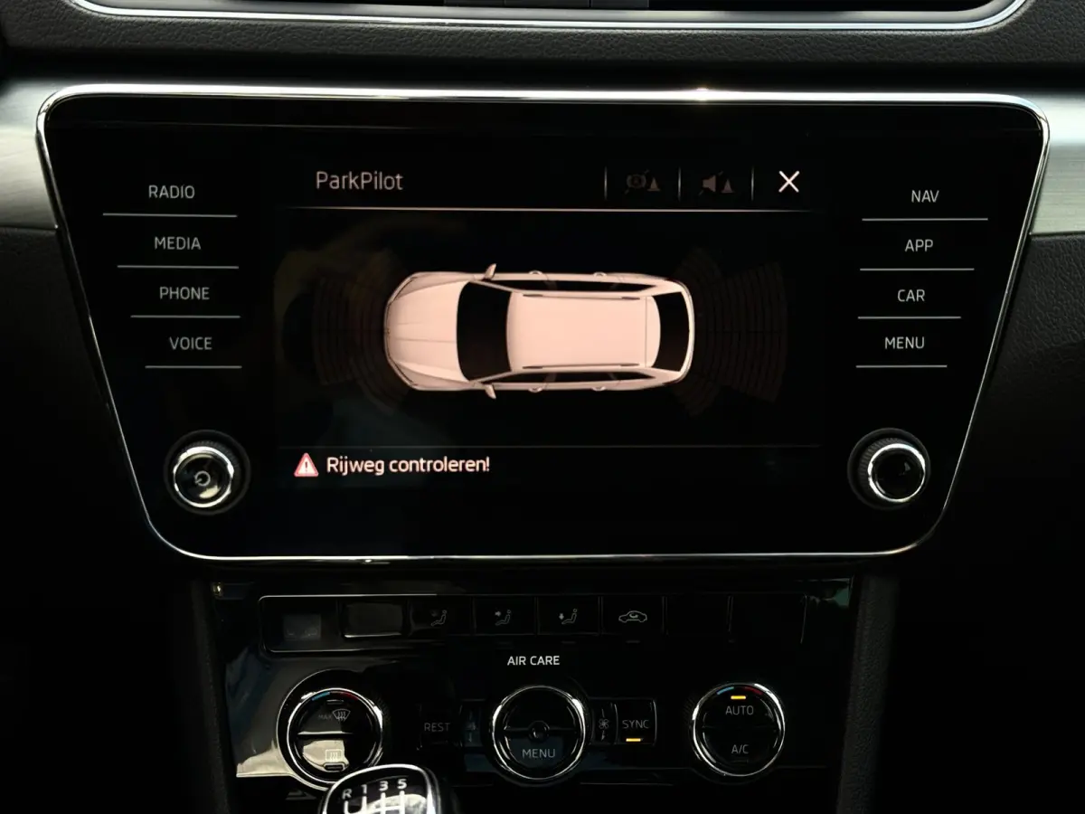 1.6 TDI Ambition | Trekhaak | LED | Apple Carplay | DAB+ | Cruise | Dealer onderhouden