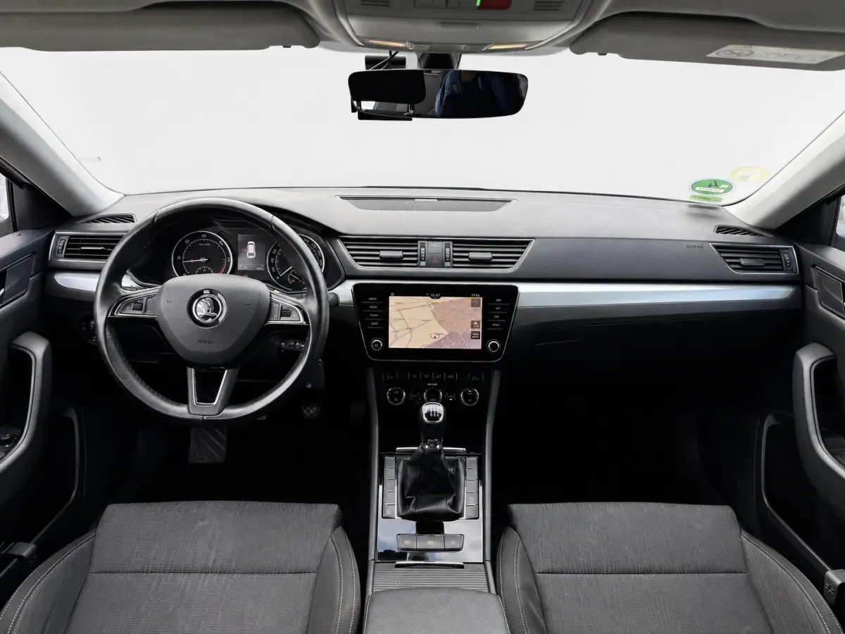 1.6 TDI Ambition | Trekhaak | LED | Apple Carplay | DAB+ | Cruise | Dealer onderhouden