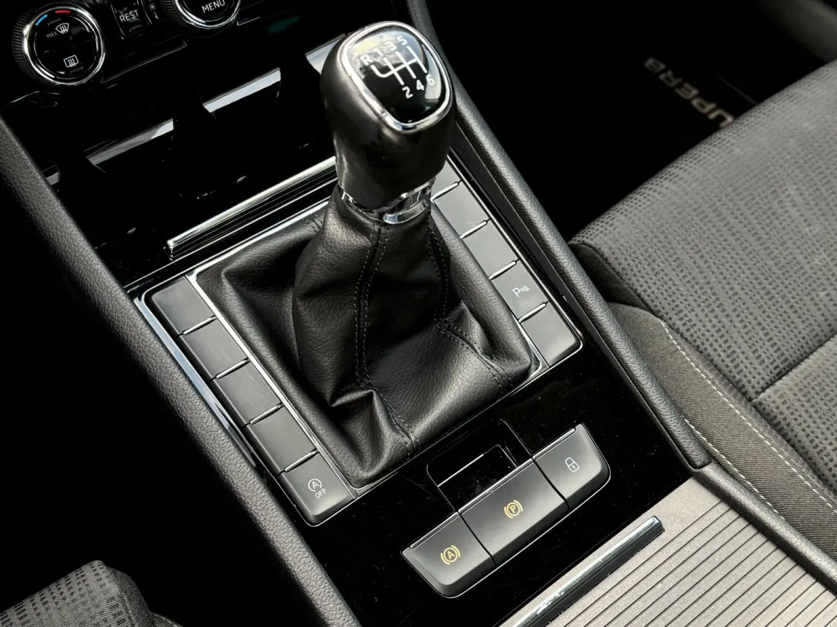 1.6 TDI Ambition | Trekhaak | LED | Apple Carplay | DAB+ | Cruise | Dealer onderhouden