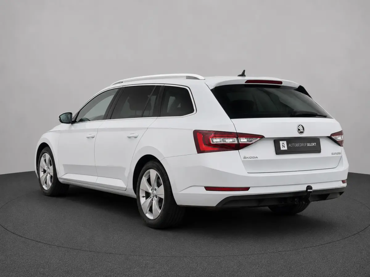 1.6 TDI Ambition | Trekhaak | LED | Apple Carplay | DAB+ | Cruise | Dealer onderhouden