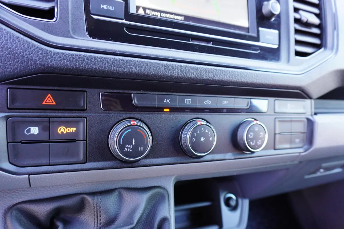 140pk L3H3/L2H2 Apple Carplay Camera Airco 2-zits Voorruit verwarming