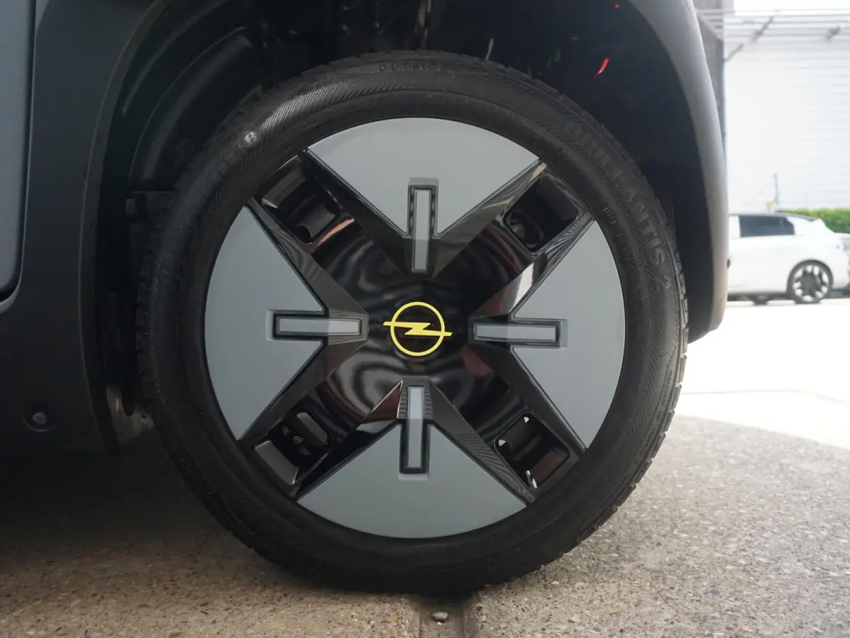 Base Opel Rocks-E Base | Direct rijden