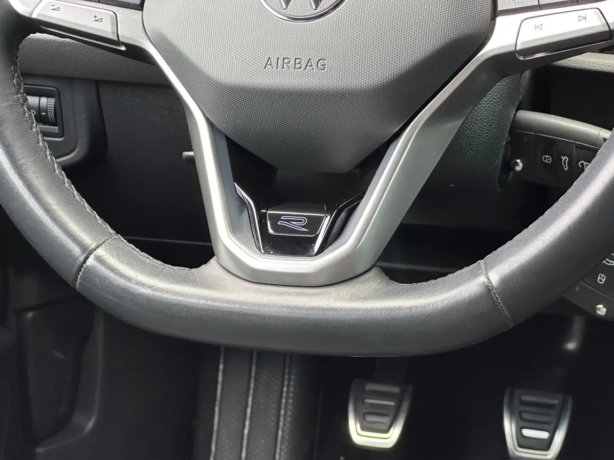 1.0 TSI 95pk R-Line | 17 inch | Camera | Navi | Adapt. Cruise | Climate | Stoelverwarming | Rijklaar incl. garantie