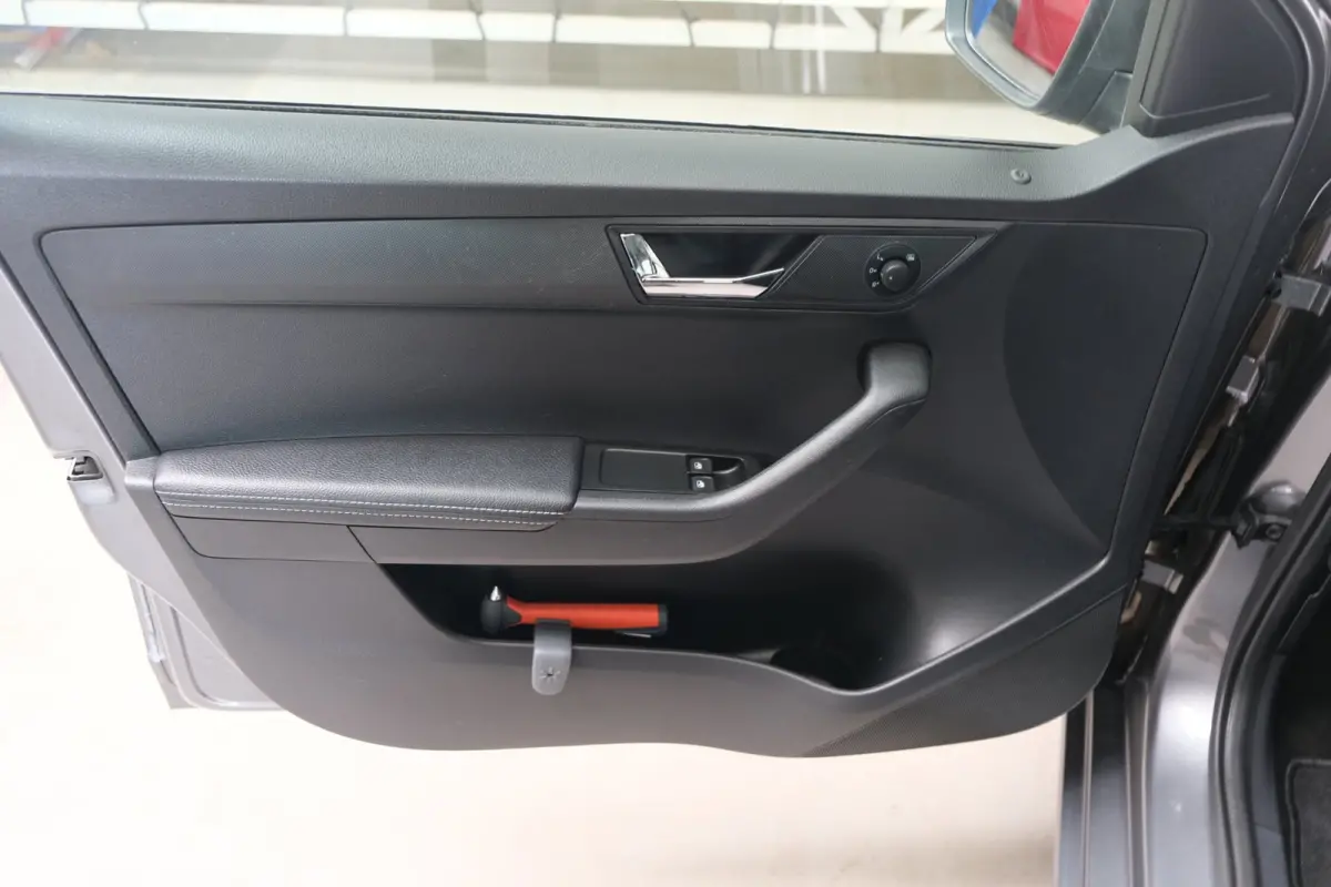 1.0 TSI Ambition - N.A.P. Airco, Cruise, Navi, PDC, Carplay.