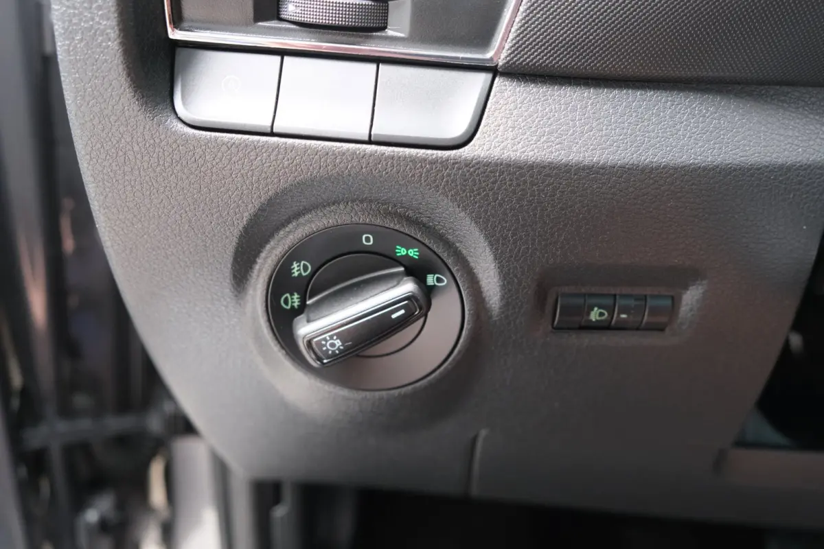 1.0 TSI Ambition - N.A.P. Airco, Cruise, Navi, PDC, Carplay.