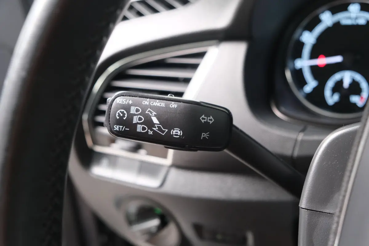 1.0 TSI Ambition - N.A.P. Airco, Cruise, Navi, PDC, Carplay.