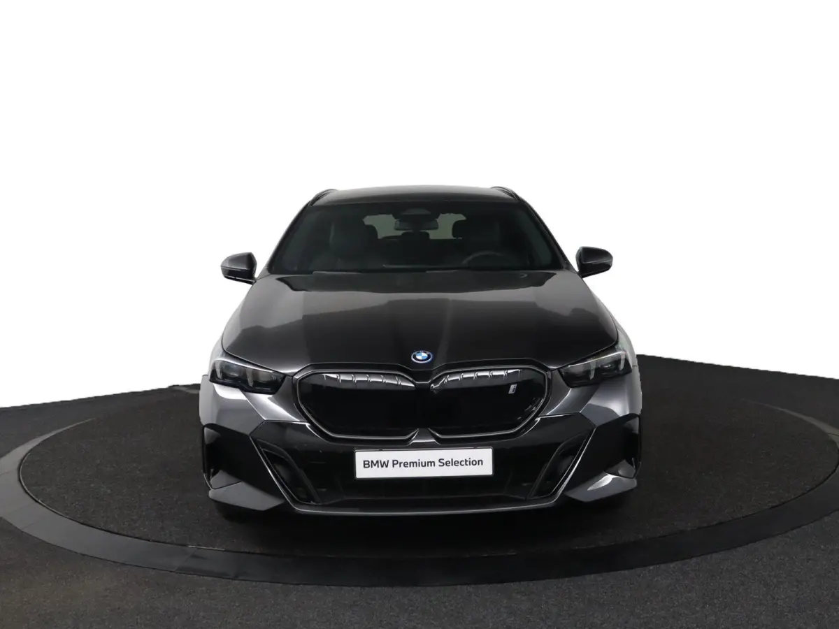 eDrive40 M Sport Edition 84 kWh | SOH 100% | M Sportpakket Pro | Trekhaak | Innovation Pack | Travel Pack