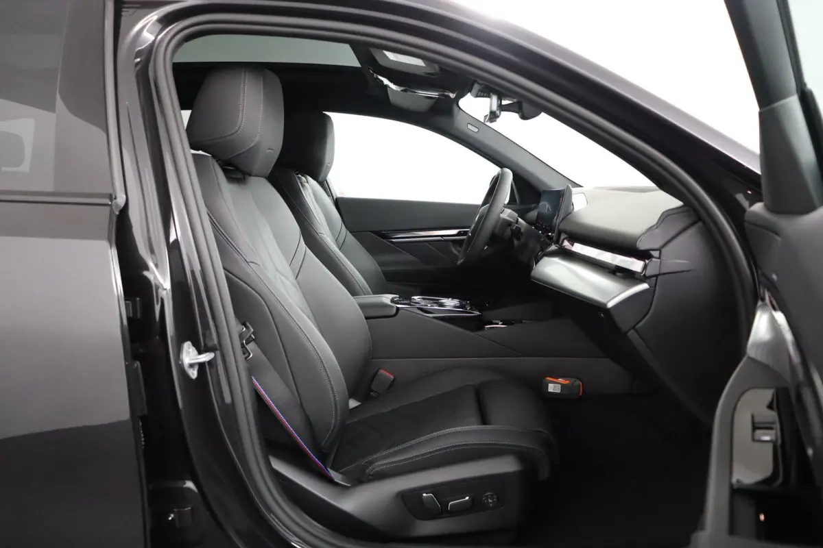 eDrive40 M Sport Edition 84 kWh | SOH 100% | M Sportpakket Pro | Trekhaak | Innovation Pack | Travel Pack