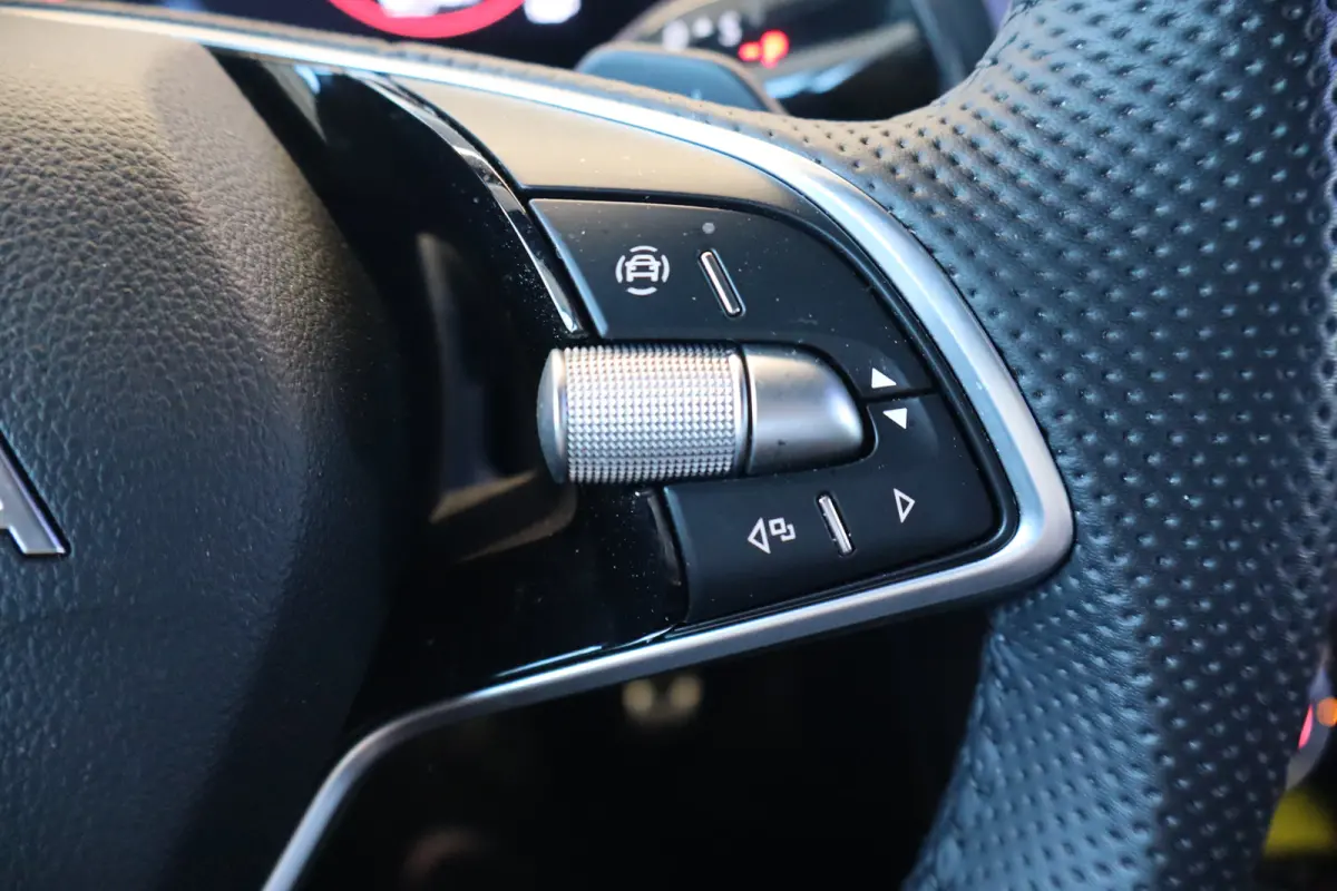 1.5 TSI PHEV Sportline Business 150PK | Achteruitrijcamera | Apple Carplay/Android Auto|telefoonintegratie premium | Dodehoek detectie