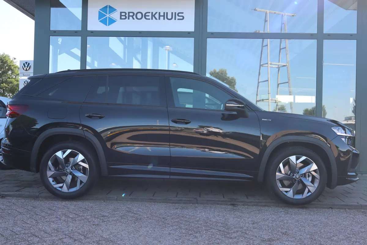 1.5 TSI PHEV Sportline Business 150PK | Achteruitrijcamera | Apple Carplay/Android Auto|telefoonintegratie premium | Dodehoek detectie