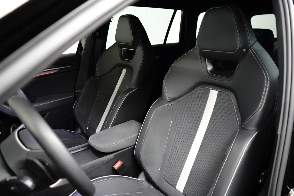 1.5 TSI PHEV Sportline Business 150PK | Achteruitrijcamera | Apple Carplay/Android Auto|telefoonintegratie premium | Dodehoek detectie