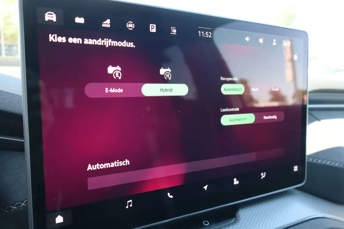 1.5 TSI PHEV Sportline Business 150PK | Achteruitrijcamera | Apple Carplay/Android Auto|telefoonintegratie premium | Dodehoek detectie