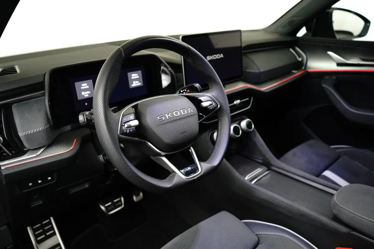 1.5 TSI PHEV Sportline Business 150PK | Achteruitrijcamera | Apple Carplay/Android Auto|telefoonintegratie premium | Dodehoek detectie