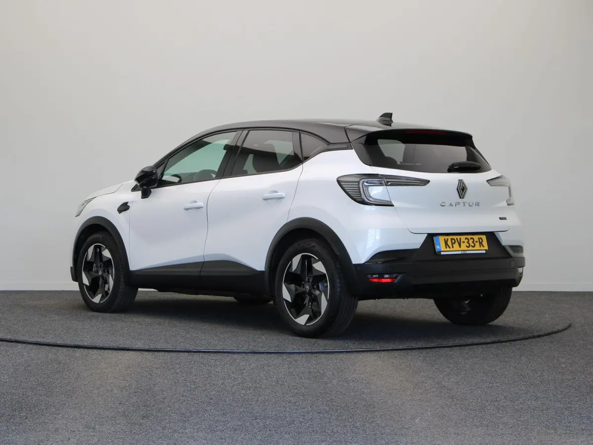 E-Tech full hybrid 160pk techno | Navigatie | Achteruitrijcamera | Parkeersensoren voor en achter | Climate control |