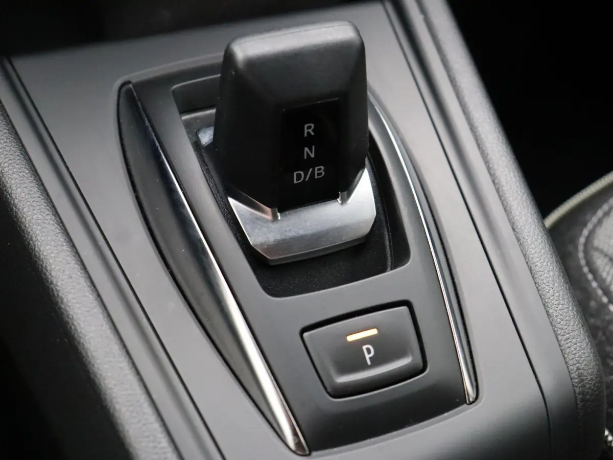 E-Tech full hybrid 160pk techno | Navigatie | Achteruitrijcamera | Parkeersensoren voor en achter | Climate control |