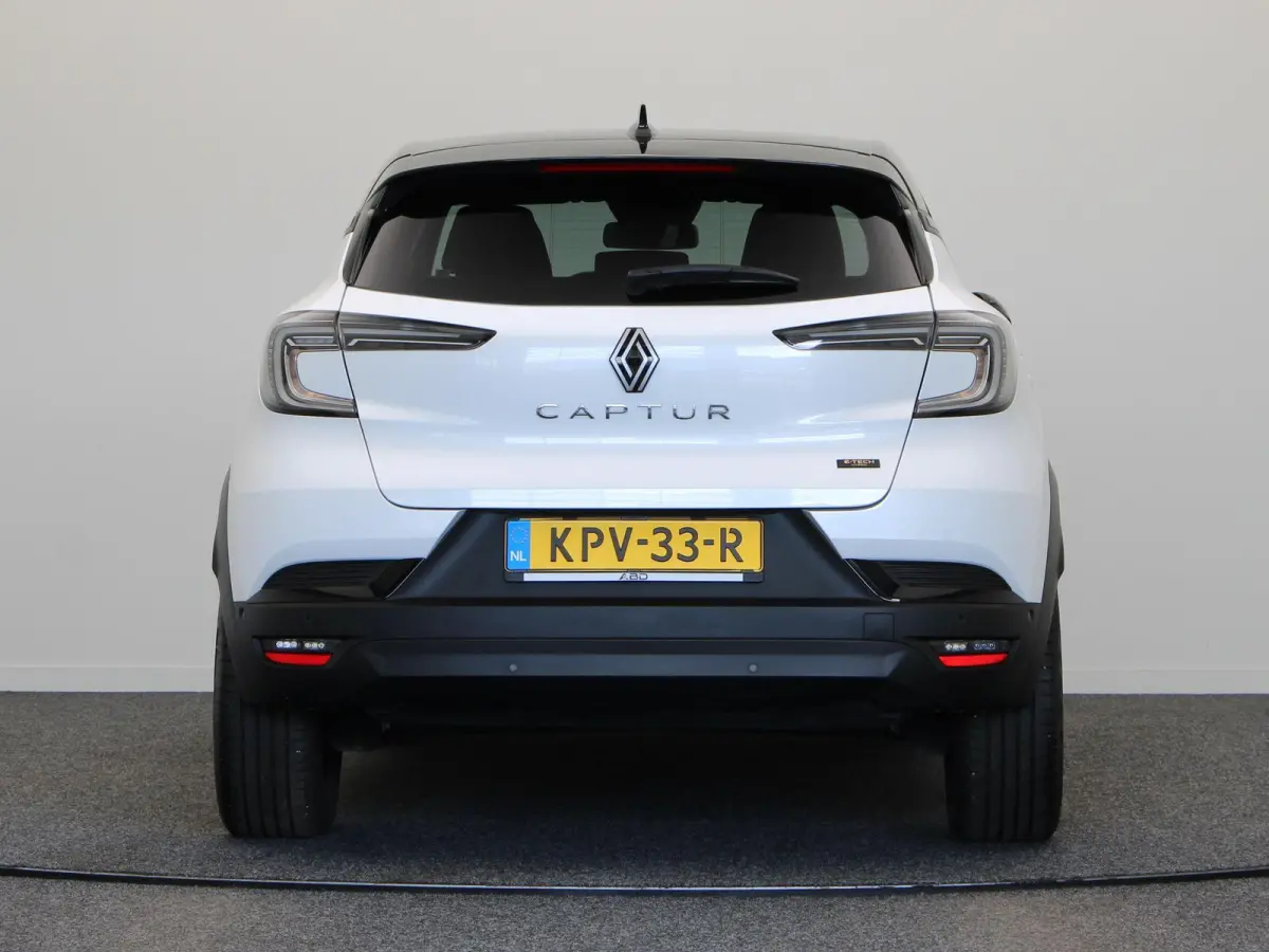 E-Tech full hybrid 160pk techno | Navigatie | Achteruitrijcamera | Parkeersensoren voor en achter | Climate control |