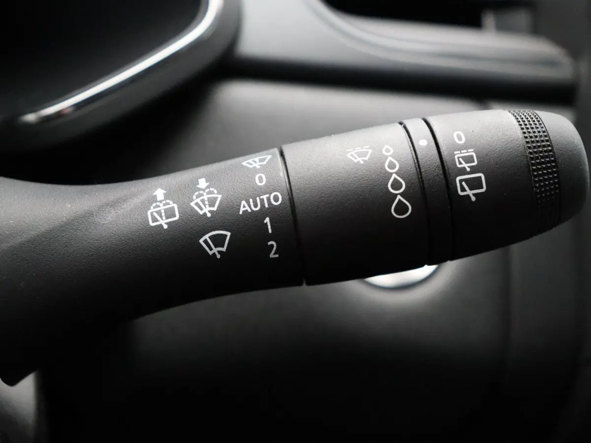 E-Tech full hybrid 160pk techno | Navigatie | Achteruitrijcamera | Parkeersensoren voor en achter | Climate control |