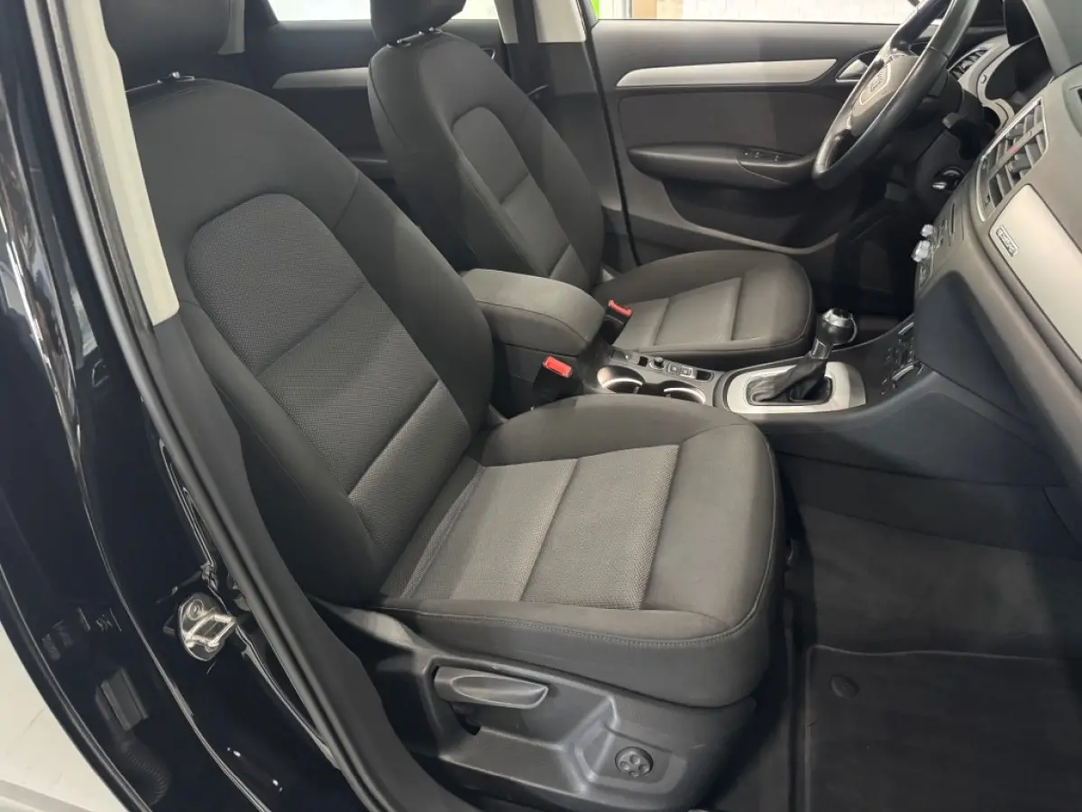 2.0 TFSI Q3 QUATTRO PROLINE / S-TRONIC / Panorama dak / Afneembare trekhaak / 98792 km.