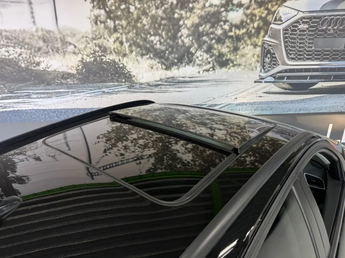 2.0 TFSI Q3 QUATTRO PROLINE / S-TRONIC / Panorama dak / Afneembare trekhaak / 98792 km.