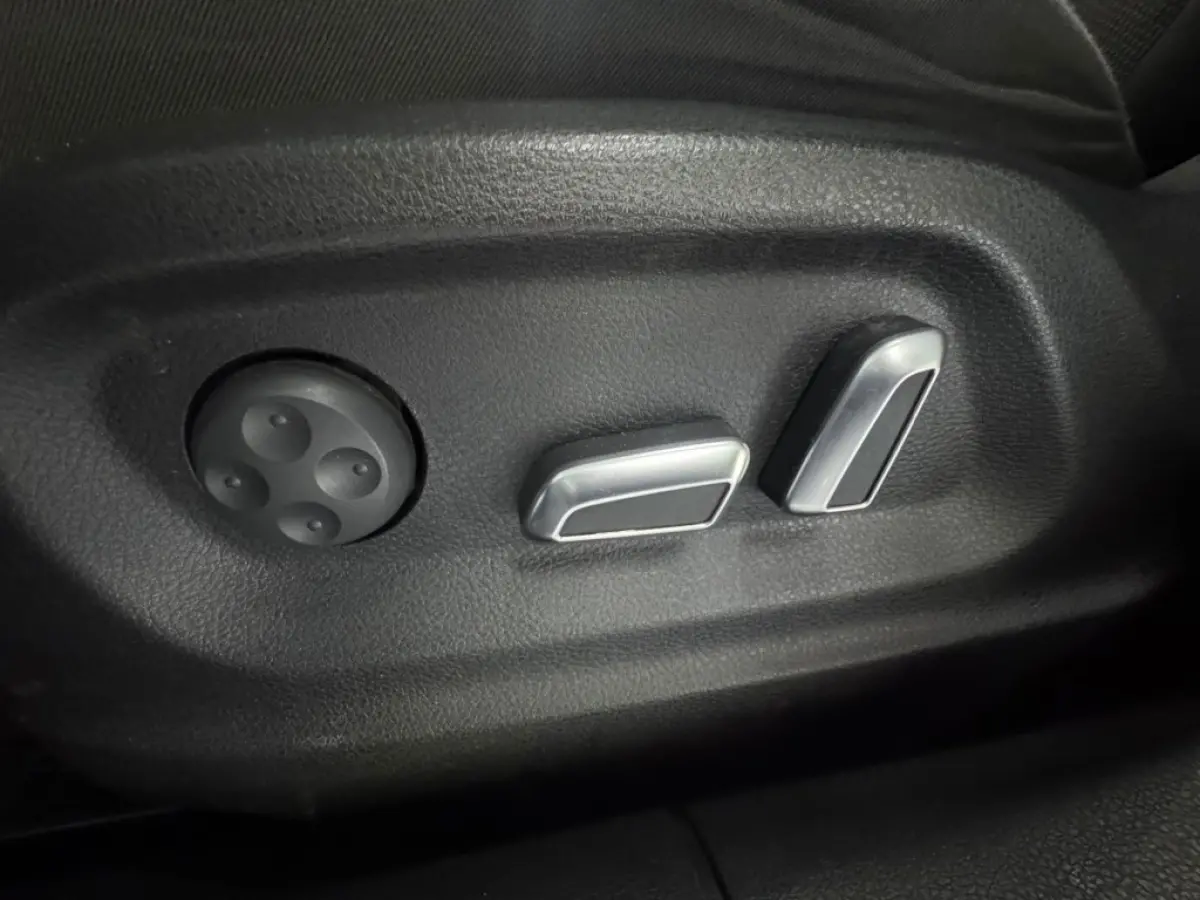 2.0 TFSI Q3 QUATTRO PROLINE / S-TRONIC / Panorama dak / Afneembare trekhaak / 98792 km.
