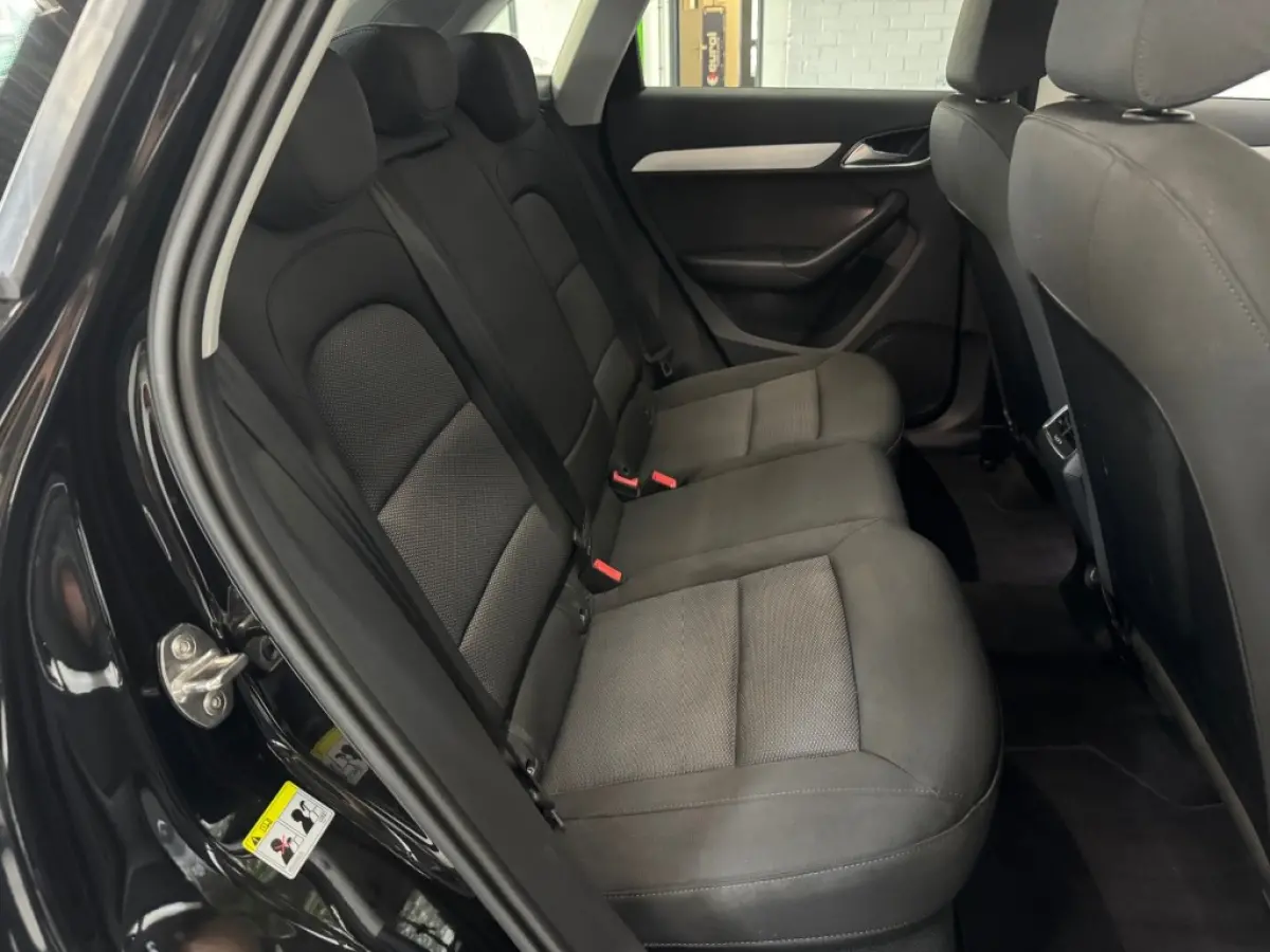 2.0 TFSI Q3 QUATTRO PROLINE / S-TRONIC / Panorama dak / Afneembare trekhaak / 98792 km.