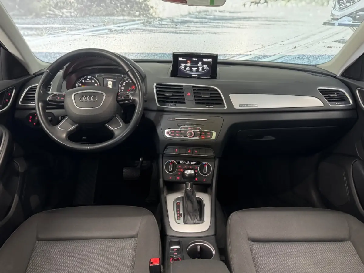 2.0 TFSI Q3 QUATTRO PROLINE / S-TRONIC / Panorama dak / Afneembare trekhaak / 98792 km.