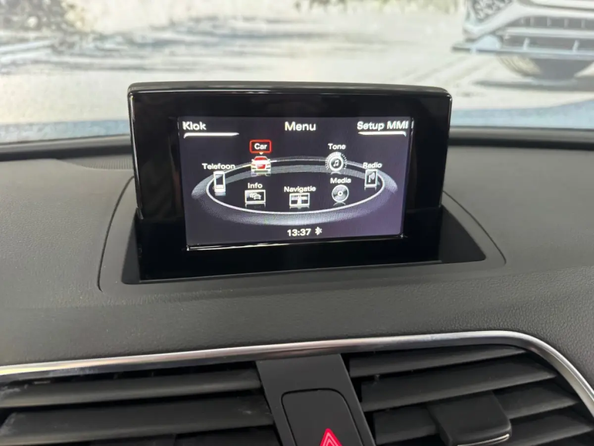 2.0 TFSI Q3 QUATTRO PROLINE / S-TRONIC / Panorama dak / Afneembare trekhaak / 98792 km.
