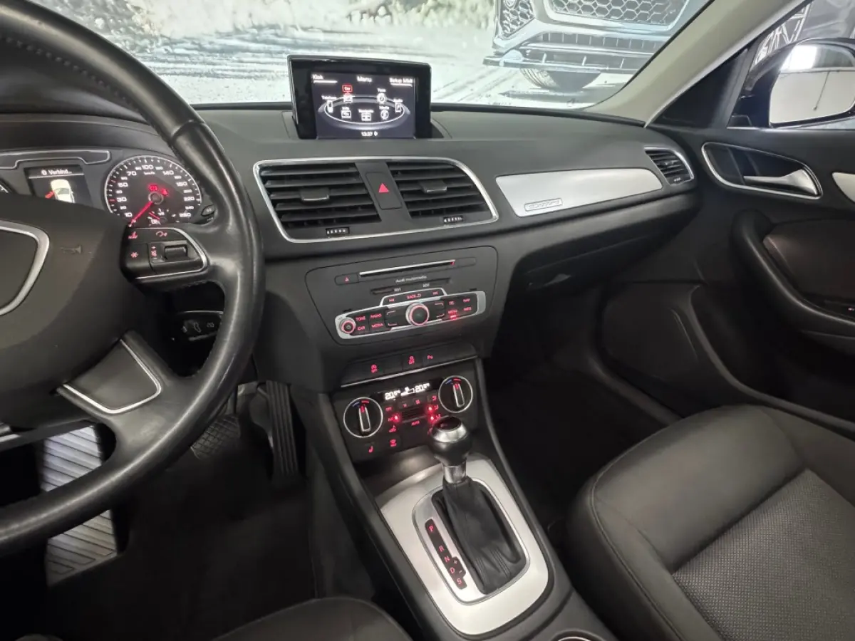 2.0 TFSI Q3 QUATTRO PROLINE / S-TRONIC / Panorama dak / Afneembare trekhaak / 98792 km.
