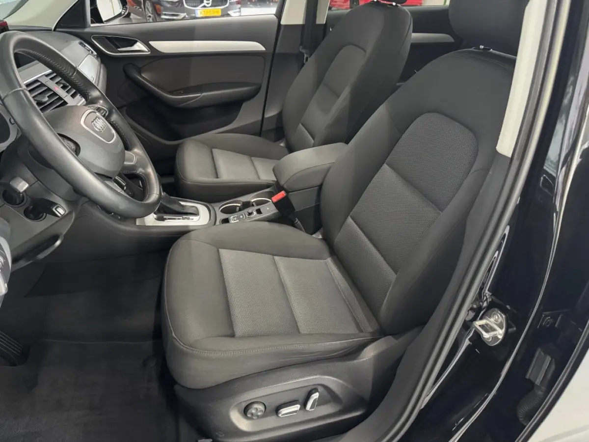 2.0 TFSI Q3 QUATTRO PROLINE / S-TRONIC / Panorama dak / Afneembare trekhaak / 98792 km.