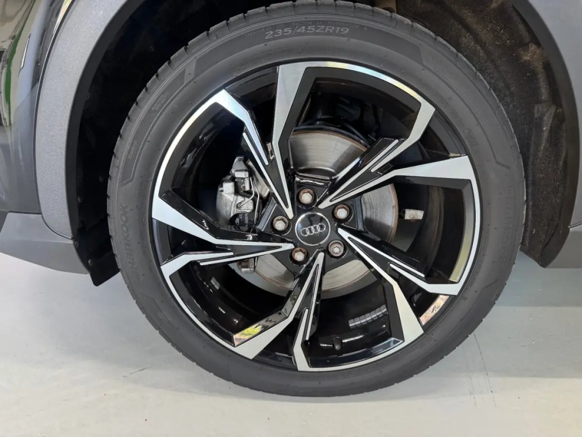 2.0 TFSI Q3 QUATTRO PROLINE / S-TRONIC / Panorama dak / Afneembare trekhaak / 98792 km.
