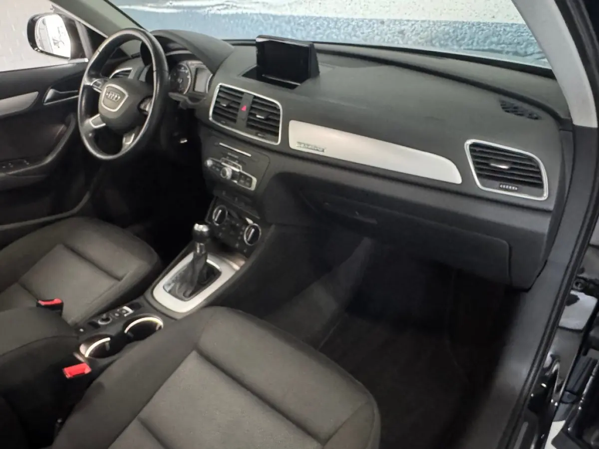 2.0 TFSI Q3 QUATTRO PROLINE / S-TRONIC / Panorama dak / Afneembare trekhaak / 98792 km.