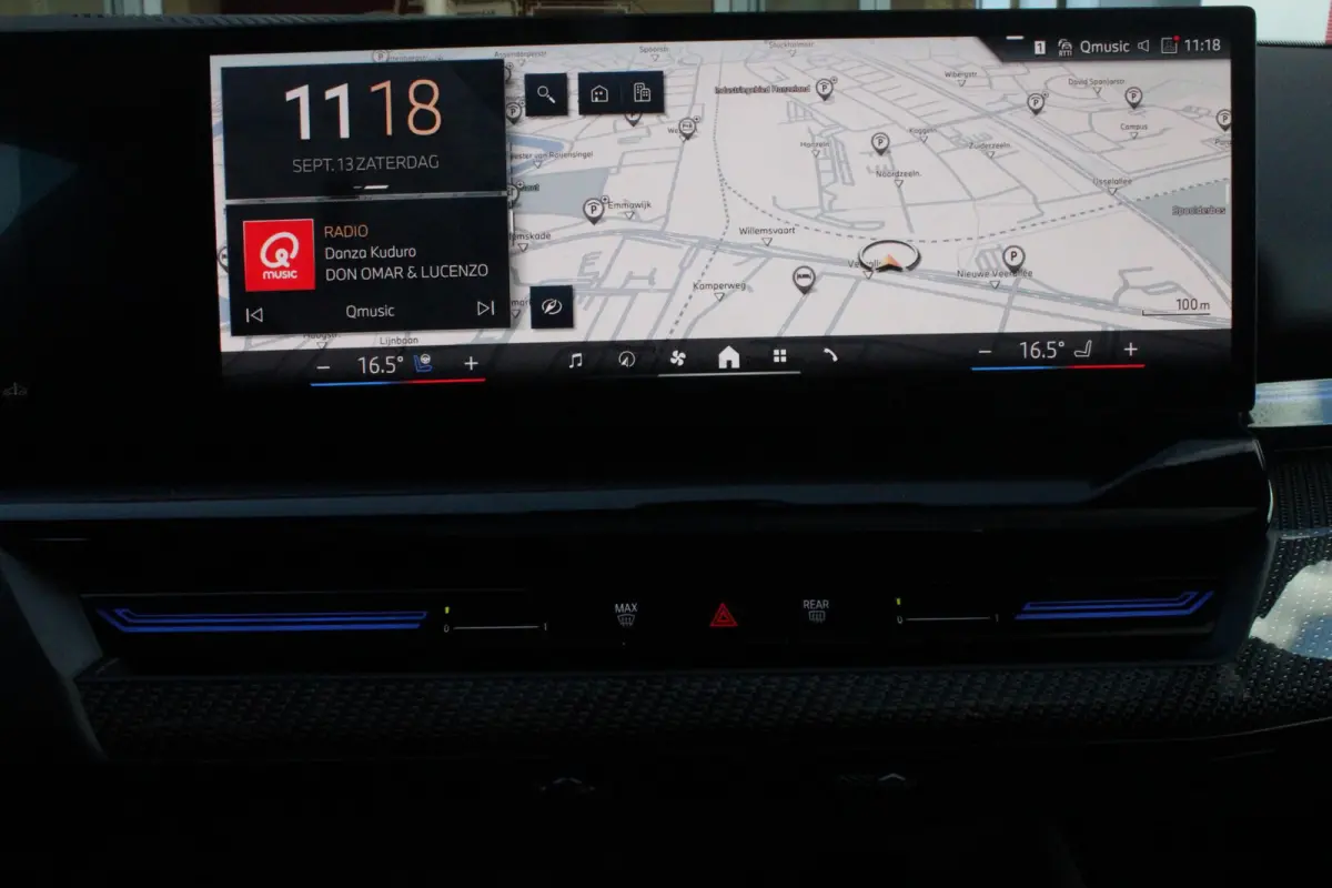520i M-SPORT | PANORAMA DAK | TREKHAAK ELEKTRISCH WEGKLAPBAAR | HARMAN KARDON AUDIO SYSTEM | SHADOW LINE PAKKET | ELEKTRISCH VERSTELBARE VOORSTOELEN MET GEHEUGENFUNCTIE | STOEL VENTILATIE VO