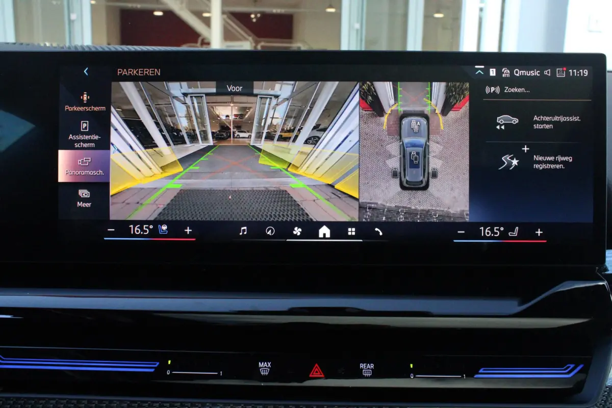 520i M-SPORT | PANORAMA DAK | TREKHAAK ELEKTRISCH WEGKLAPBAAR | HARMAN KARDON AUDIO SYSTEM | SHADOW LINE PAKKET | ELEKTRISCH VERSTELBARE VOORSTOELEN MET GEHEUGENFUNCTIE | STOEL VENTILATIE VO