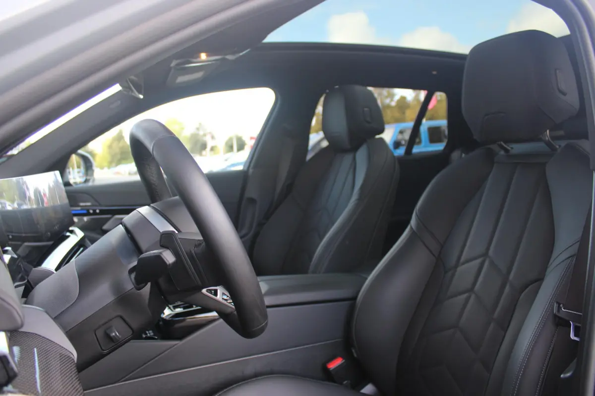 520i M-SPORT | PANORAMA DAK | TREKHAAK ELEKTRISCH WEGKLAPBAAR | HARMAN KARDON AUDIO SYSTEM | SHADOW LINE PAKKET | ELEKTRISCH VERSTELBARE VOORSTOELEN MET GEHEUGENFUNCTIE | STOEL VENTILATIE VO