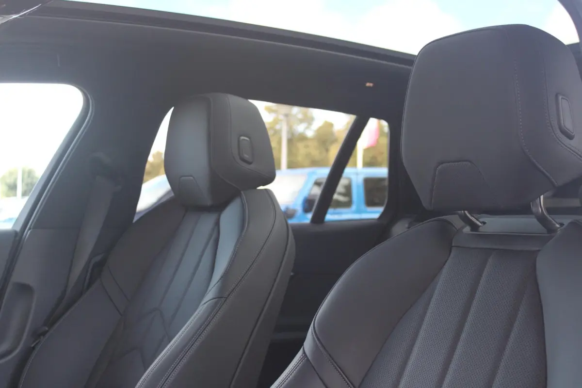 520i M-SPORT | PANORAMA DAK | TREKHAAK ELEKTRISCH WEGKLAPBAAR | HARMAN KARDON AUDIO SYSTEM | SHADOW LINE PAKKET | ELEKTRISCH VERSTELBARE VOORSTOELEN MET GEHEUGENFUNCTIE | STOEL VENTILATIE VO