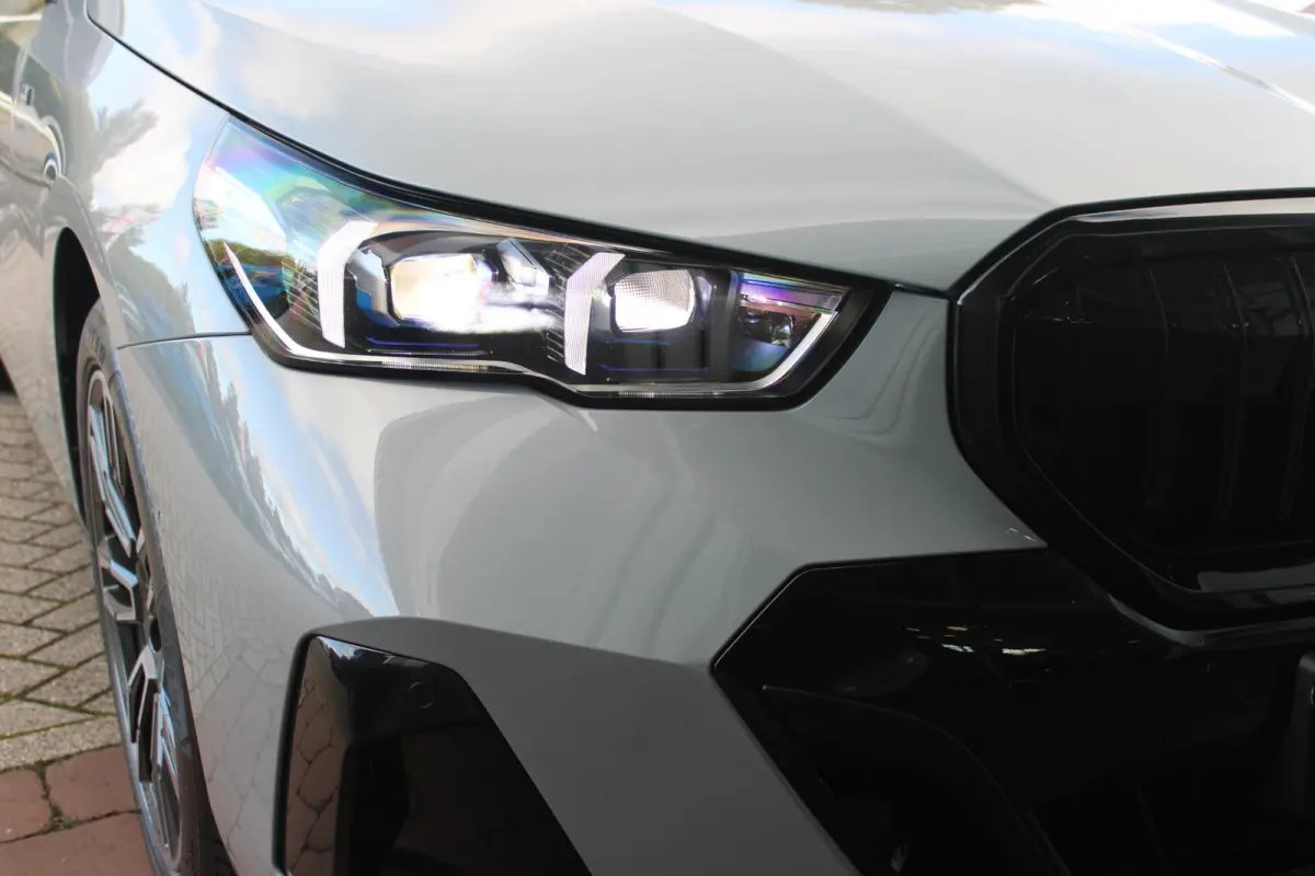 520i M-SPORT | PANORAMA DAK | TREKHAAK ELEKTRISCH WEGKLAPBAAR | HARMAN KARDON AUDIO SYSTEM | SHADOW LINE PAKKET | ELEKTRISCH VERSTELBARE VOORSTOELEN MET GEHEUGENFUNCTIE | STOEL VENTILATIE VO