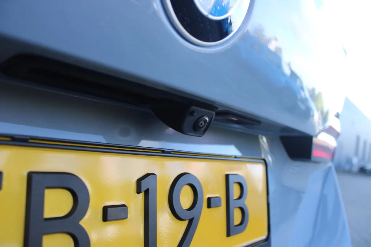 520i M-SPORT | PANORAMA DAK | TREKHAAK ELEKTRISCH WEGKLAPBAAR | HARMAN KARDON AUDIO SYSTEM | SHADOW LINE PAKKET | ELEKTRISCH VERSTELBARE VOORSTOELEN MET GEHEUGENFUNCTIE | STOEL VENTILATIE VO