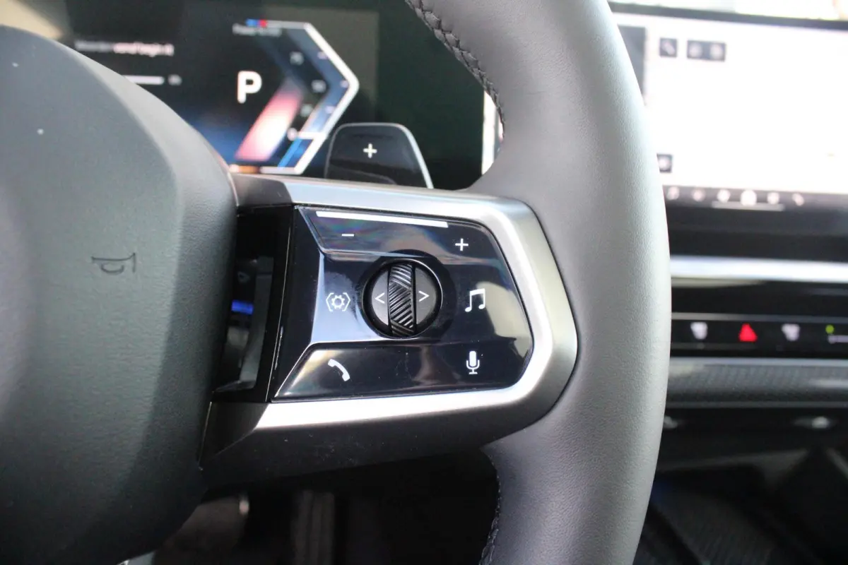 520i M-SPORT | PANORAMA DAK | TREKHAAK ELEKTRISCH WEGKLAPBAAR | HARMAN KARDON AUDIO SYSTEM | SHADOW LINE PAKKET | ELEKTRISCH VERSTELBARE VOORSTOELEN MET GEHEUGENFUNCTIE | STOEL VENTILATIE VO