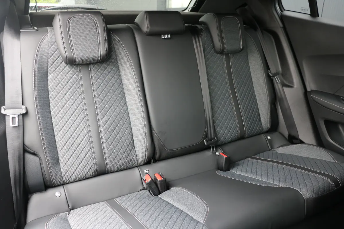 Allure | Cruise control adaptief | Apple Carplay en Android Auto | Camera | Navi |