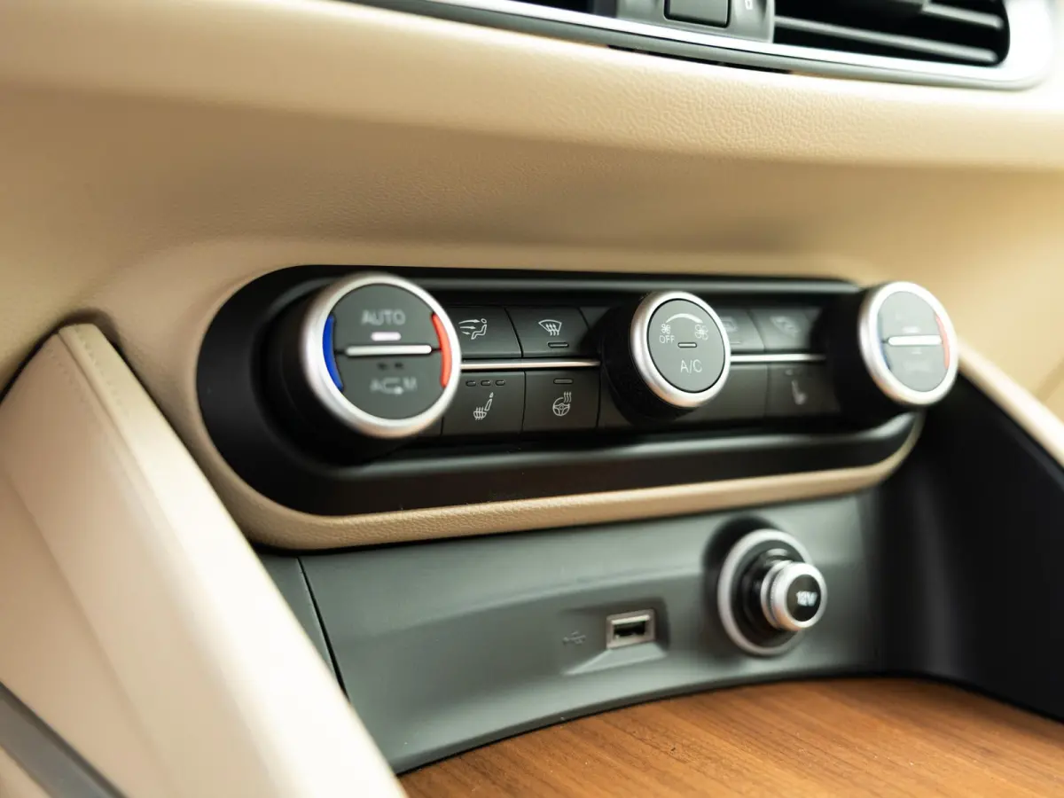 2.0 T Q4 Luxury|1e Eig|Carplay|Camera|Keyless