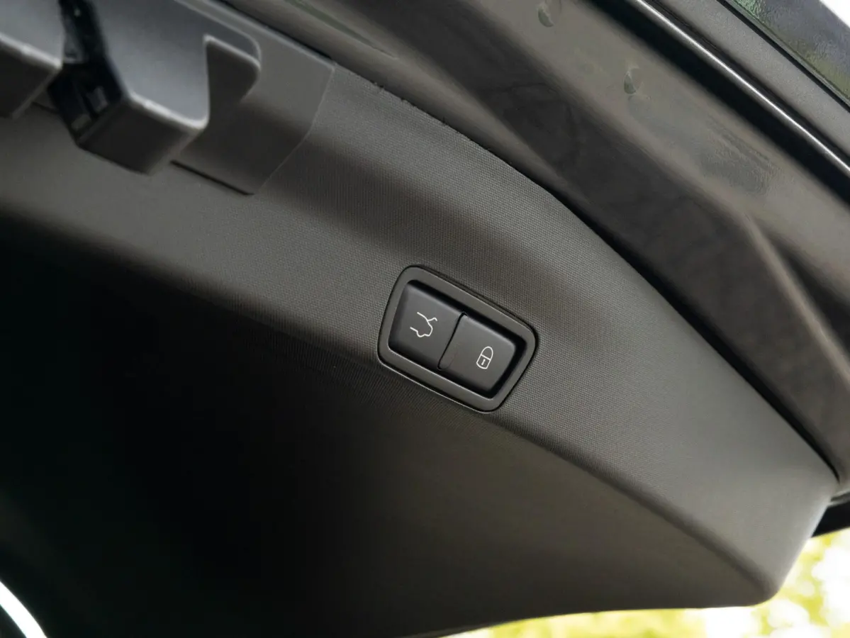 2.0 T Q4 Luxury|1e Eig|Carplay|Camera|Keyless
