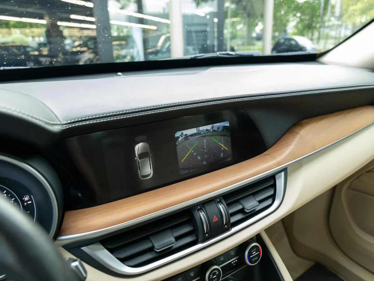 2.0 T Q4 Luxury|1e Eig|Carplay|Camera|Keyless
