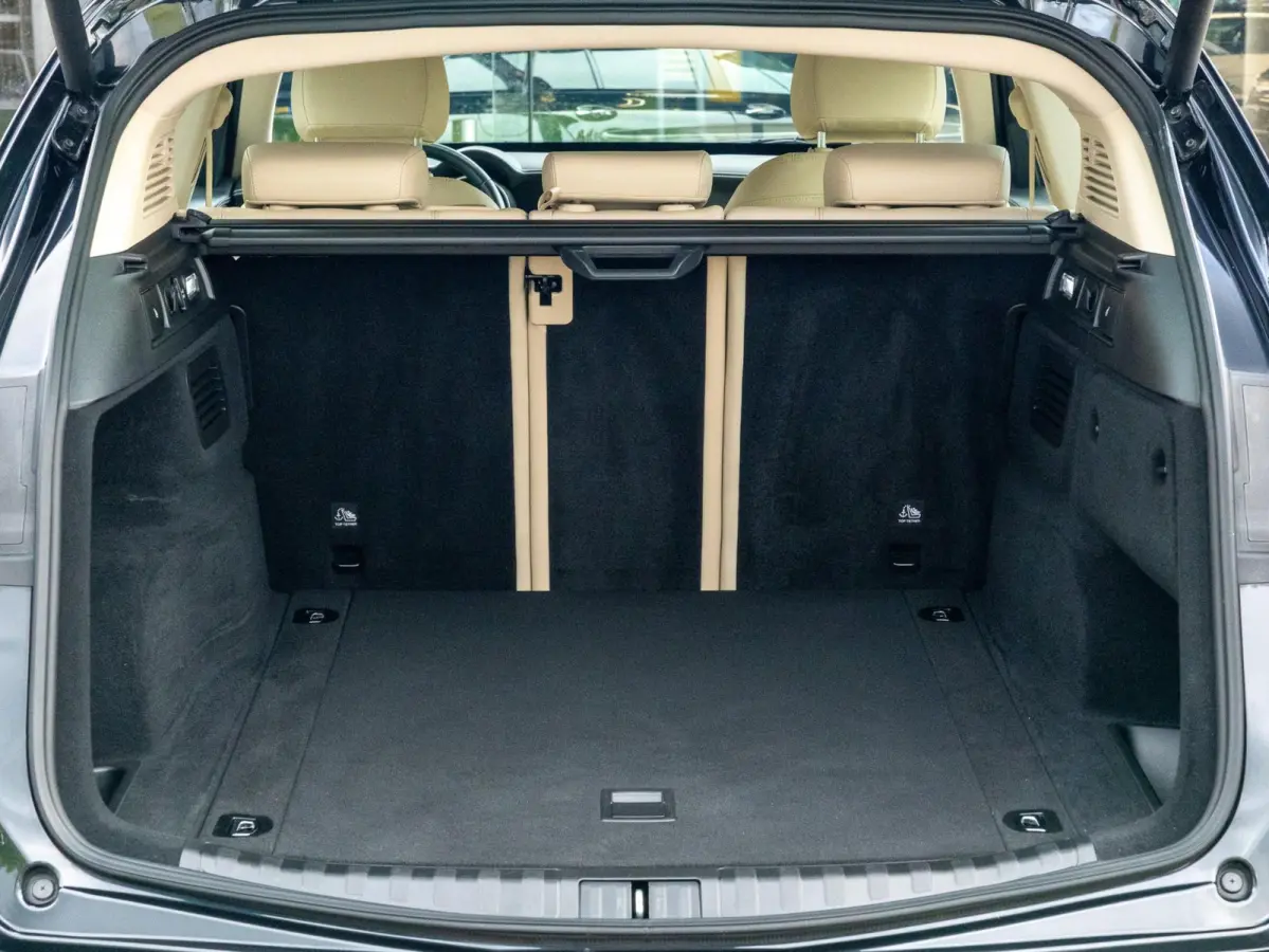 2.0 T Q4 Luxury|1e Eig|Carplay|Camera|Keyless