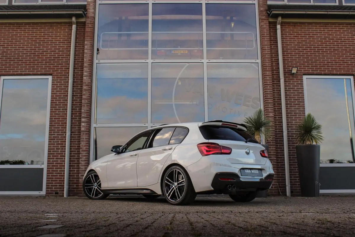 120i Edition M Sport Shadow High Executive | 2e eigenaar | Driving Assistant | Schuif-/kanteldak | Camera | Harman Kardon | Keyless entry | LED | M sport remmen | PDC